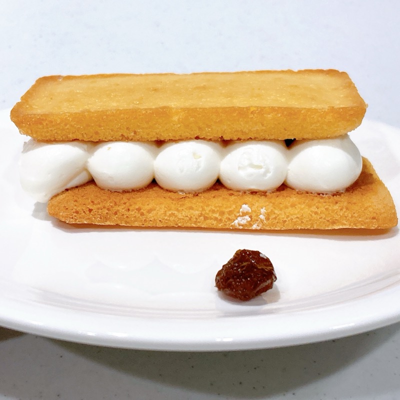 ローソンのレーズンバターサンド