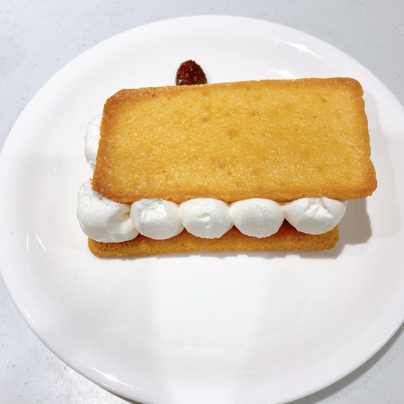 ローソンのレーズンバターサンド