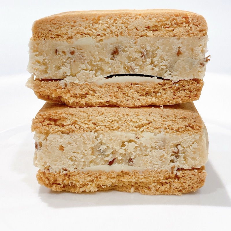 たっぷりショコラサンドクッキーラムレーズン