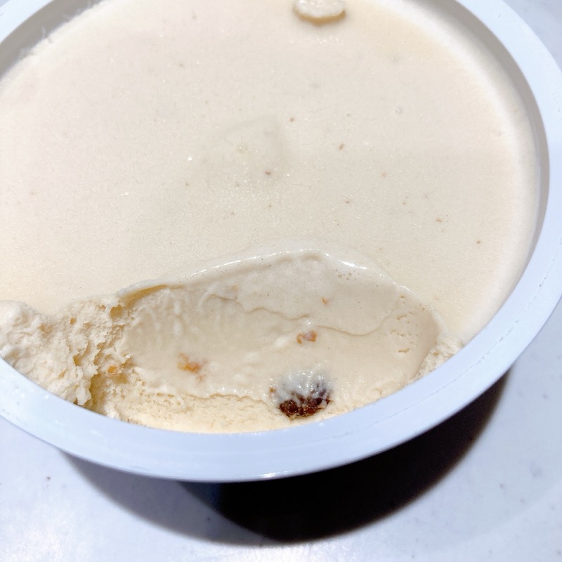 ファミマのたっぷりラムレーズンアイス