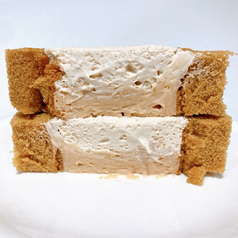 プレミアムロールケーキとろける2層のミルクティー