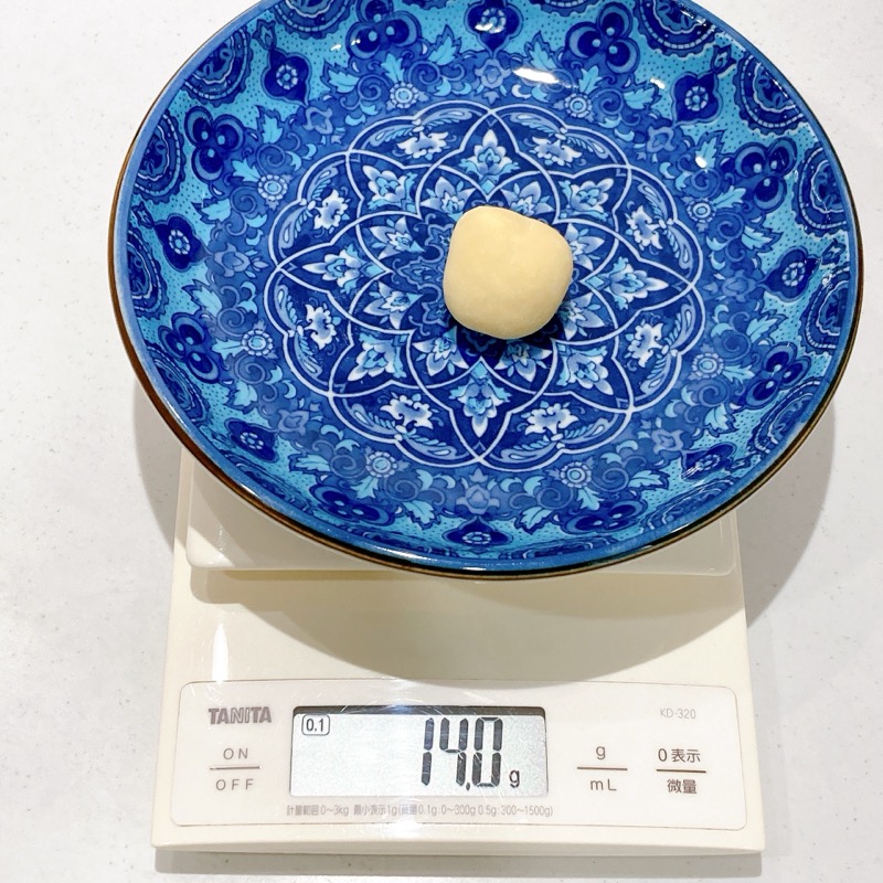 六花亭のストロベリーチョコレート