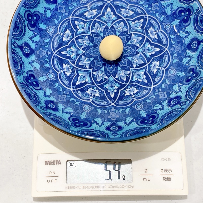 六花亭のストロベリーチョコレート