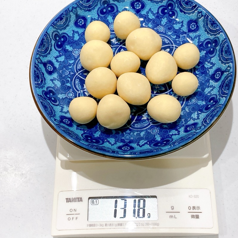 六花亭のストロベリーチョコレート