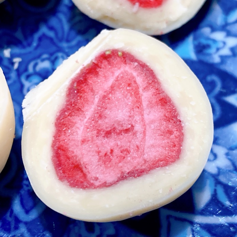 六花亭のストロベリーチョコレート