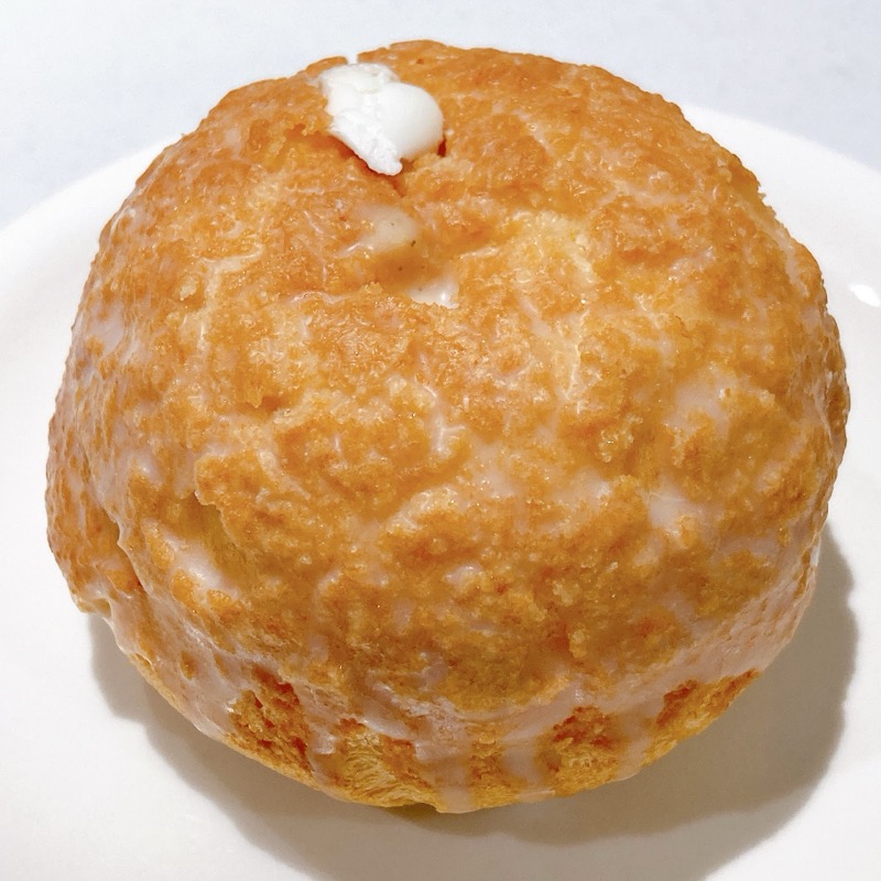 ピエール・エルメコラボのシュークリーム(バニラ)