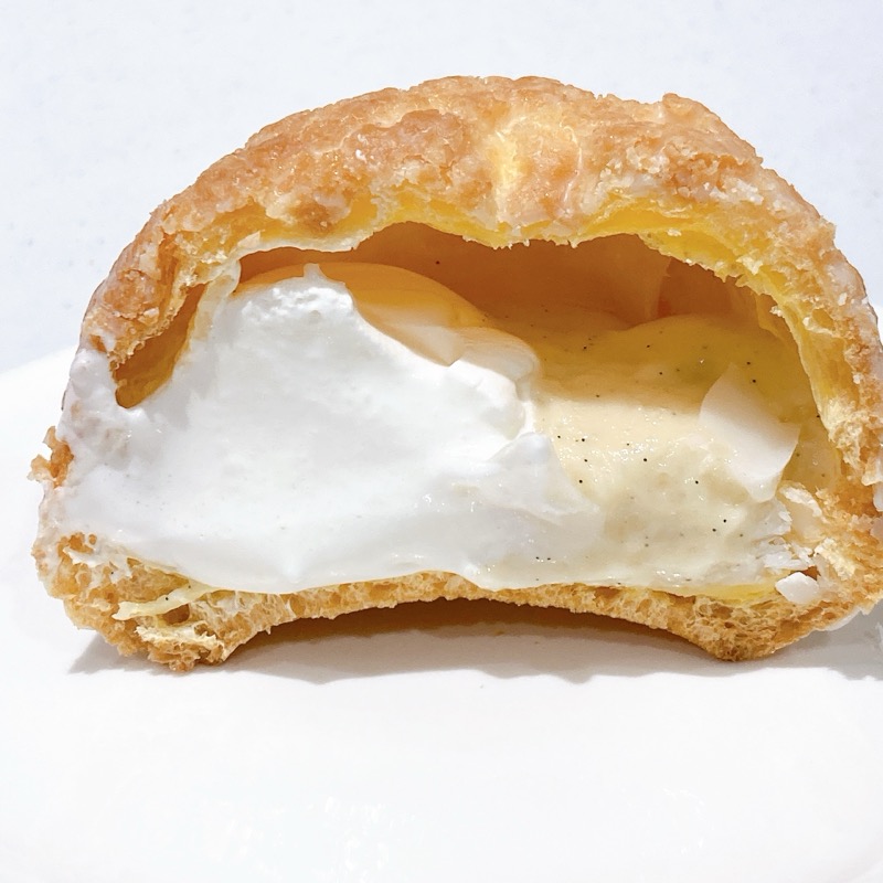 ピエール・エルメコラボのシュークリーム(バニラ)