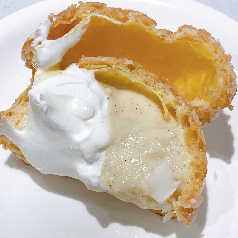 ピエール・エルメコラボのシュークリーム(バニラ)