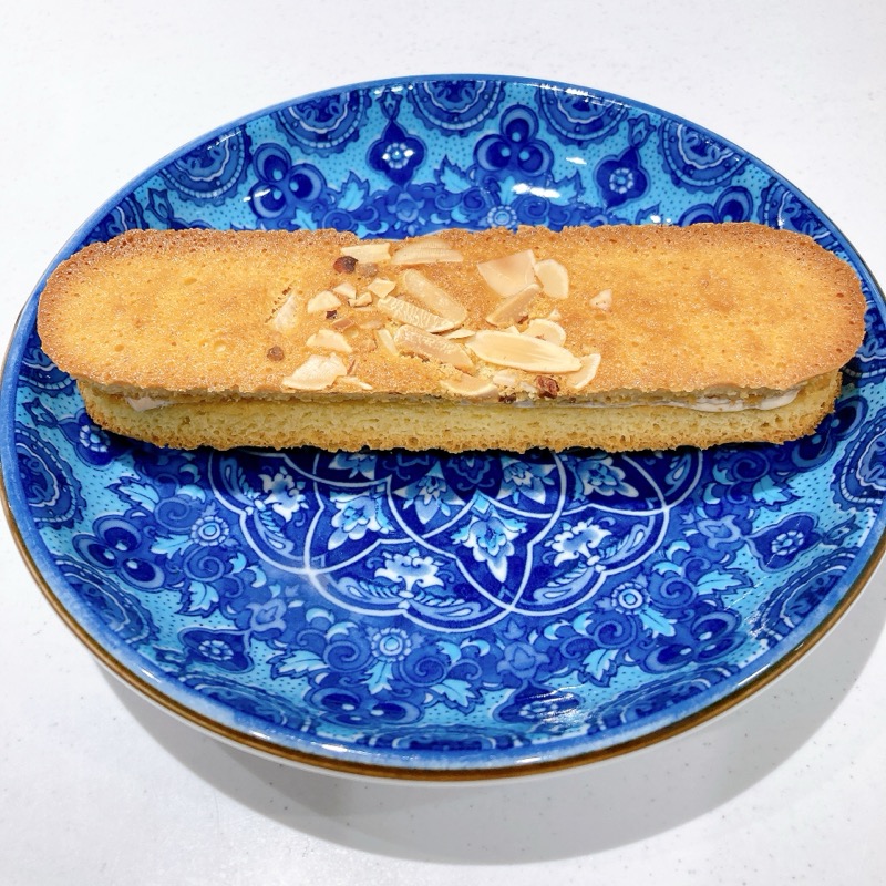 ナッツのクッキーサンドキャラメルクリーム