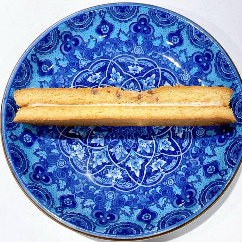 ナッツのクッキーサンドキャラメルクリーム