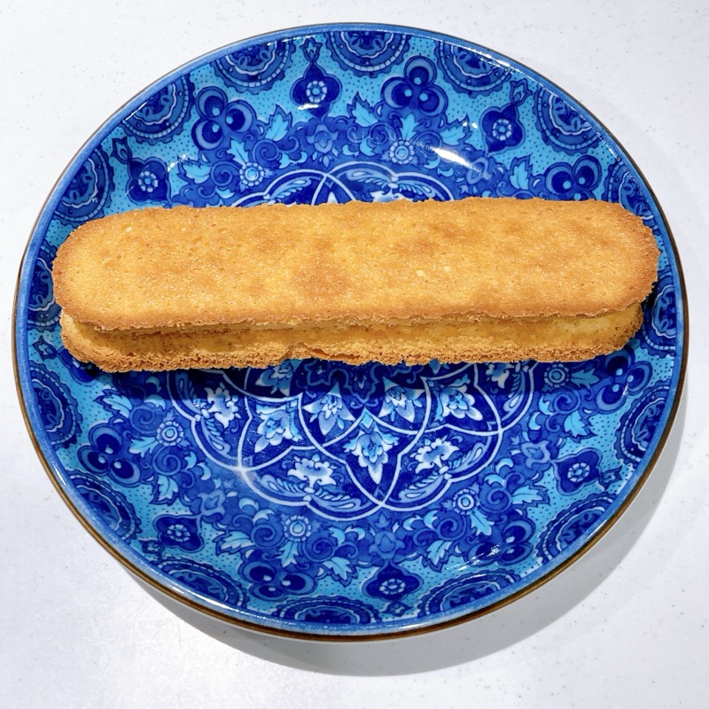 ナッツのクッキーサンドキャラメルクリーム