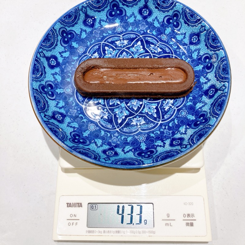 かじる濃厚ガトーショコラ