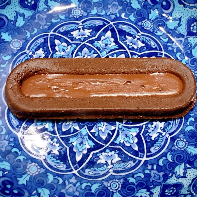 かじる濃厚ガトーショコラ