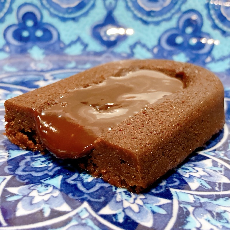 かじる濃厚ガトーショコラ