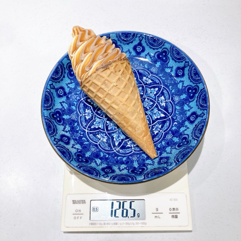 N.Y.キャラメルサンドアイスのワッフルコーン