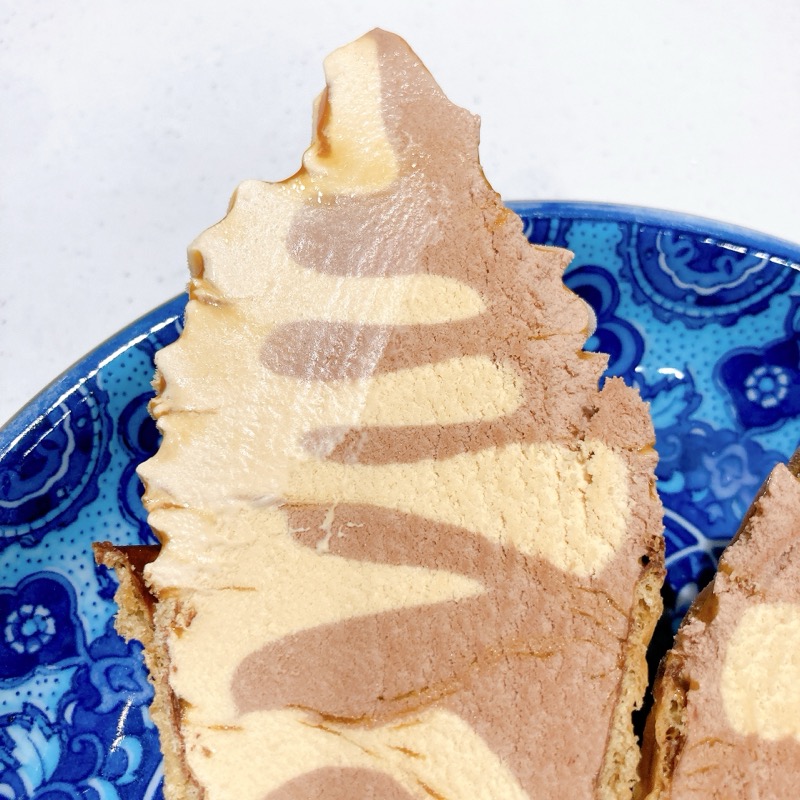 N.Y.キャラメルサンドアイスのワッフルコーン