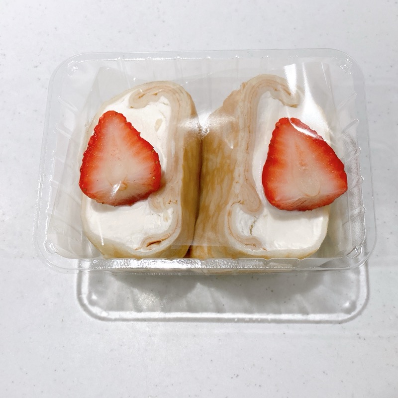 もちっと食感いちごのクレープ