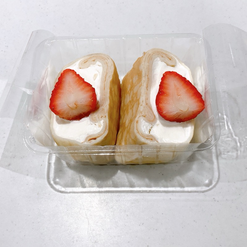 もちっと食感いちごのクレープ