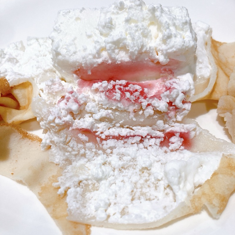 もちっと食感いちごのクレープ