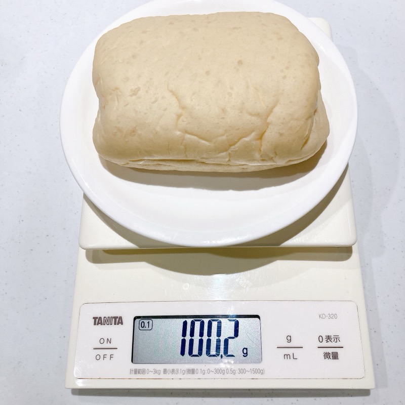 たっぷりラムレーズンクリームパン