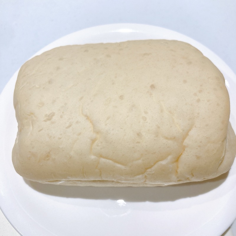 たっぷりラムレーズンクリームパン