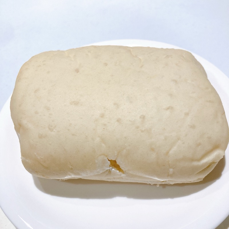 たっぷりラムレーズンクリームパン