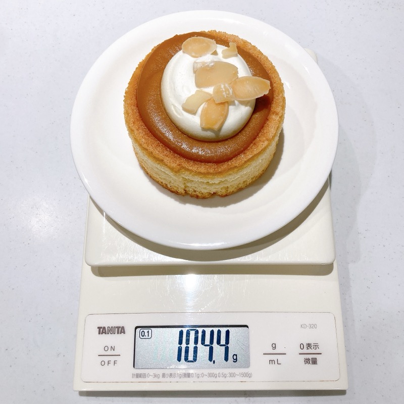 キャラメルとホイップのシフォンケーキ ホイップカスタード入り