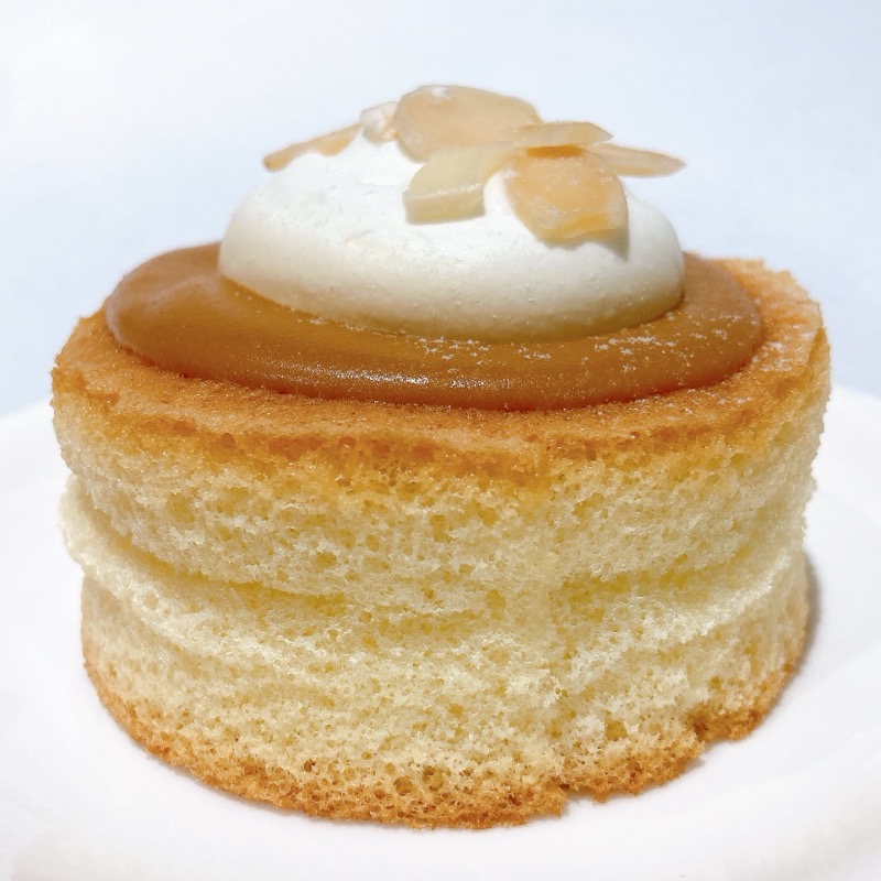 キャラメルとホイップのシフォンケーキ ホイップカスタード入り