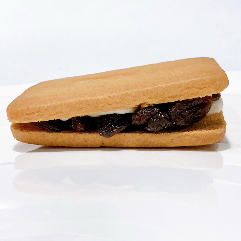 スリースターのレーズンサンド リニューアル