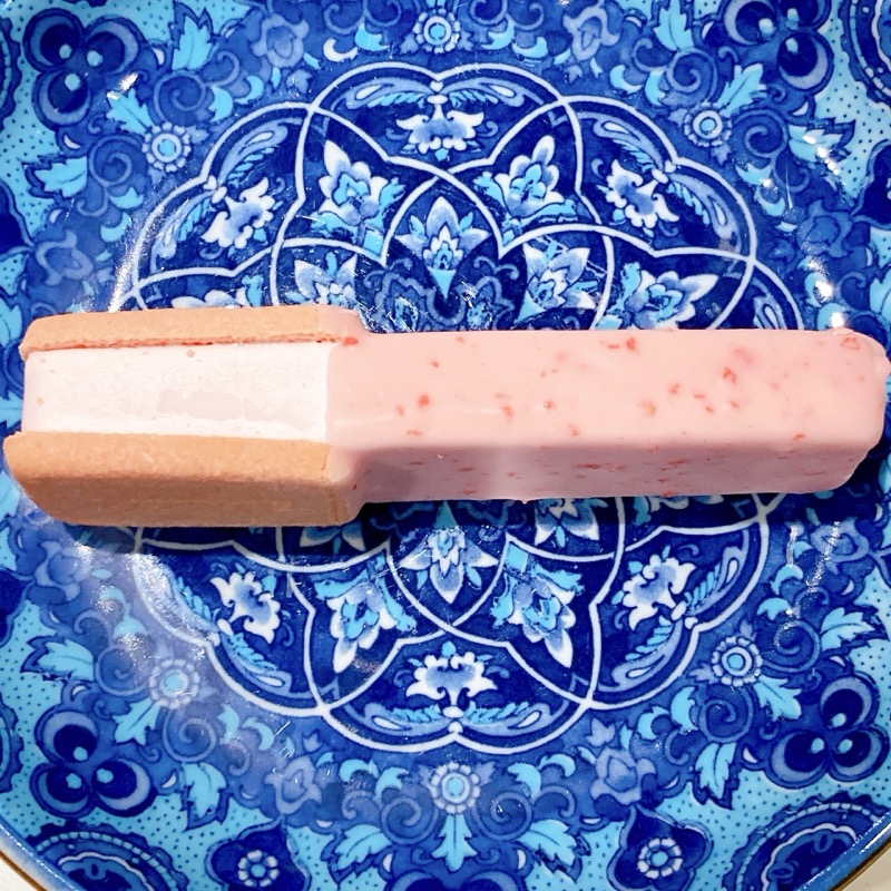 《Ghana》チョコ&クッキーサンド恋味いちご