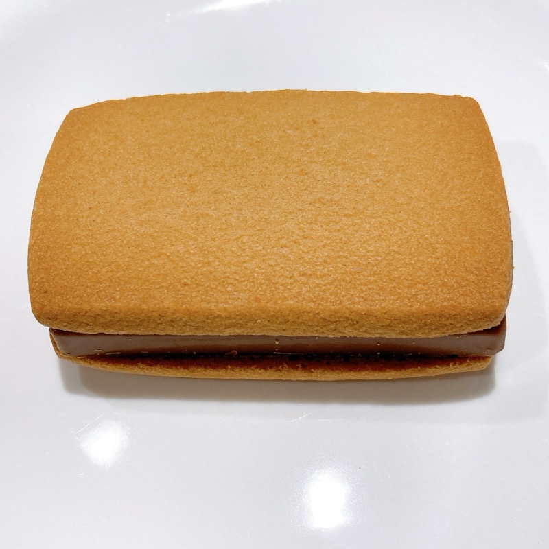 ラ・メゾンショコラサンドキャラメルほろ苦いビターなキャラメル味