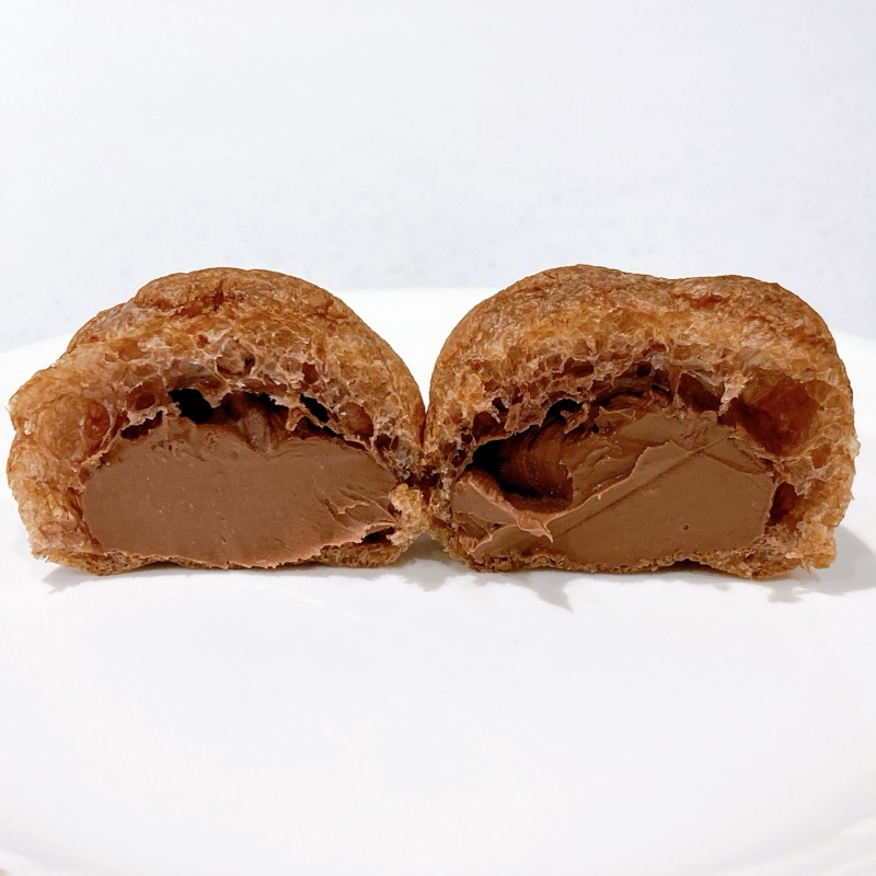 生チョコを包んだプチシュー