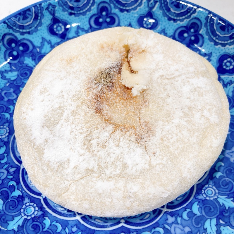 もっちりとした白いチーズパン