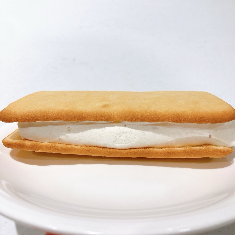 ラムレーズンサンドアイス