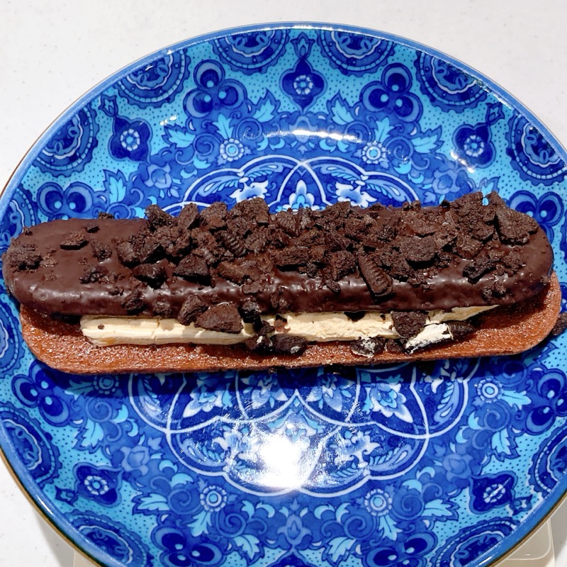 ブラックサンダーザクザクチョコクッキーサンドキャラメル