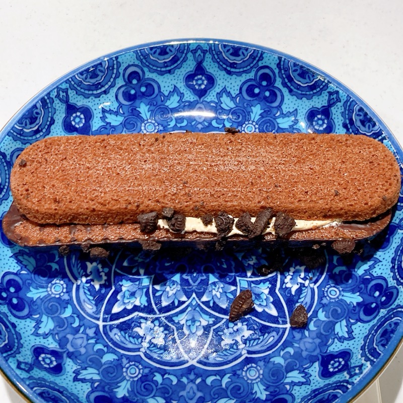 ブラックサンダーザクザクチョコクッキーサンドキャラメル