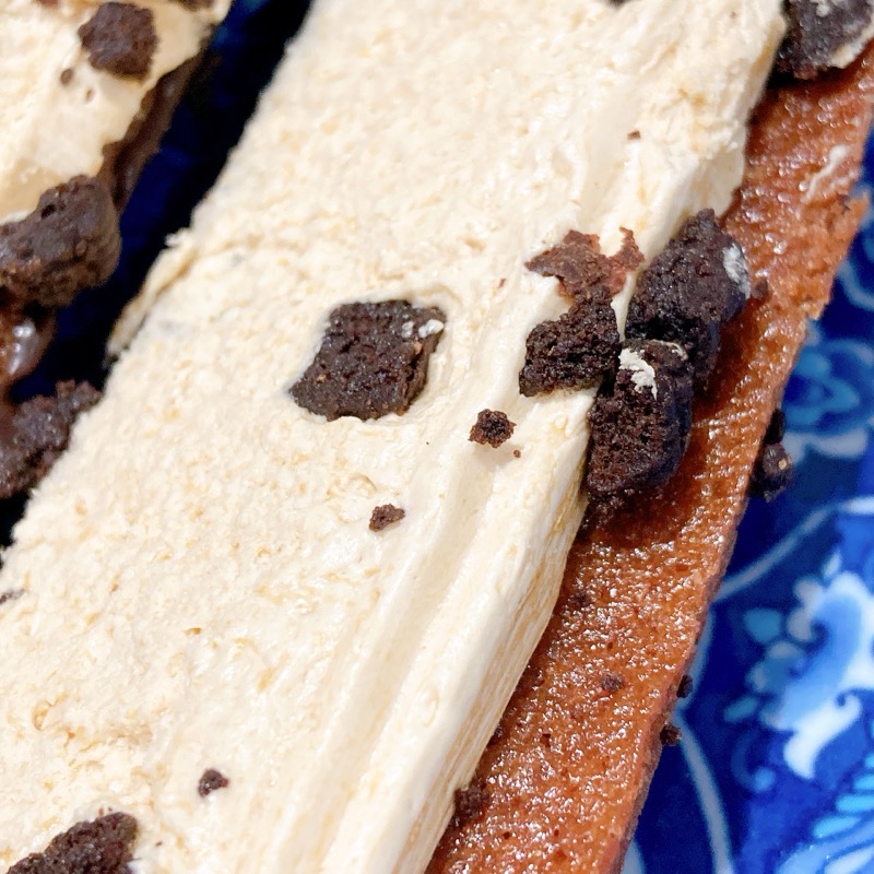 ブラックサンダーザクザクチョコクッキーサンドキャラメル