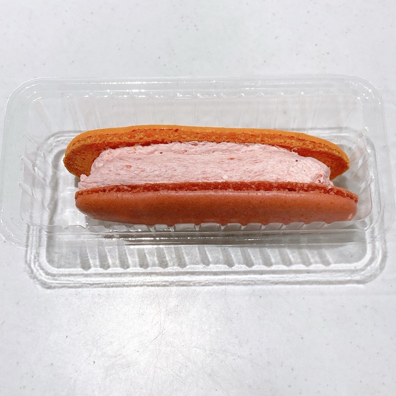ピエール・エルメ マカロンサンドイチゴ&バニラ