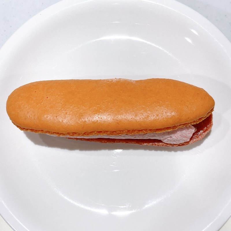 ピエール・エルメ マカロンサンドイチゴ&バニラ