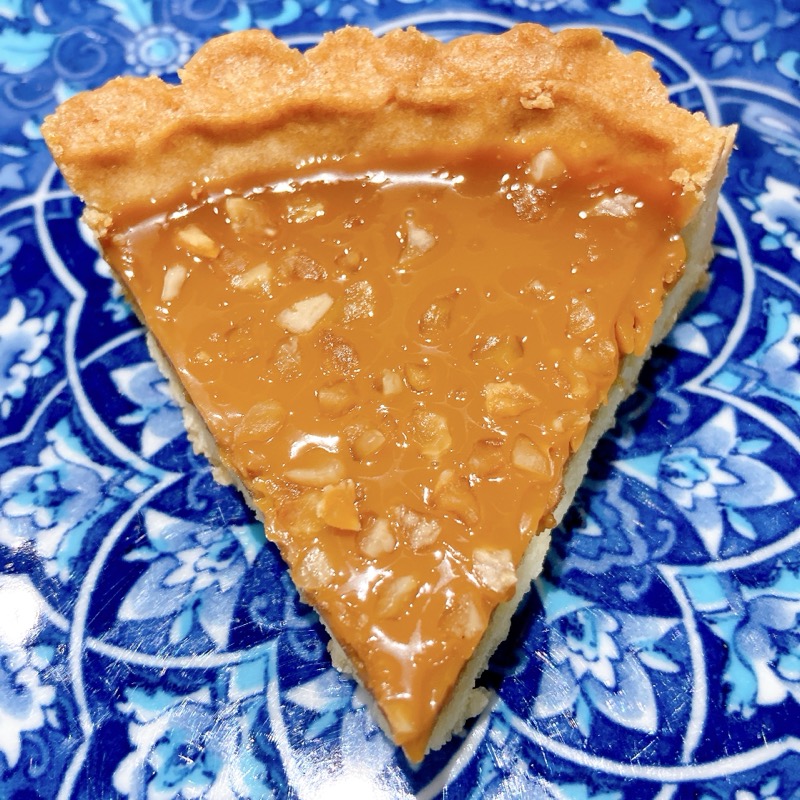 《プレシア》切れてるキャラメルナッツタルト