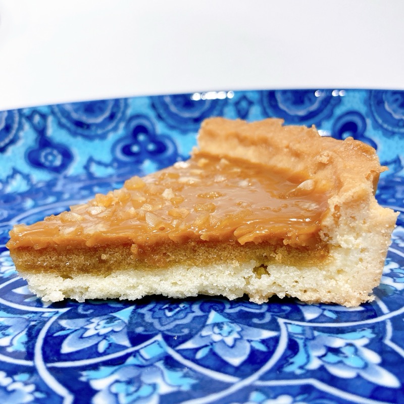 《プレシア》切れてるキャラメルナッツタルト