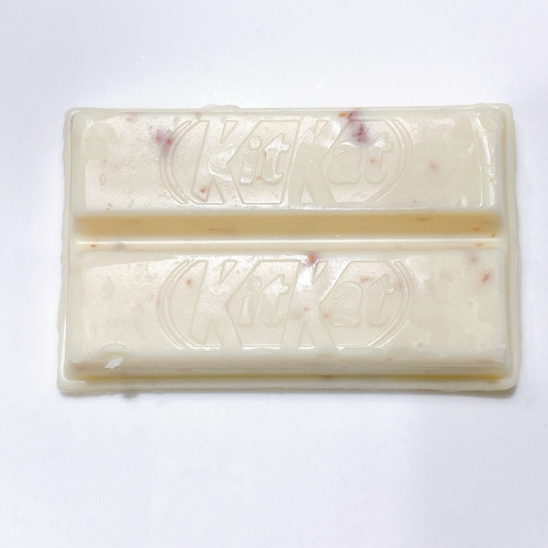 キットカットのストロベリーチーズケーキ