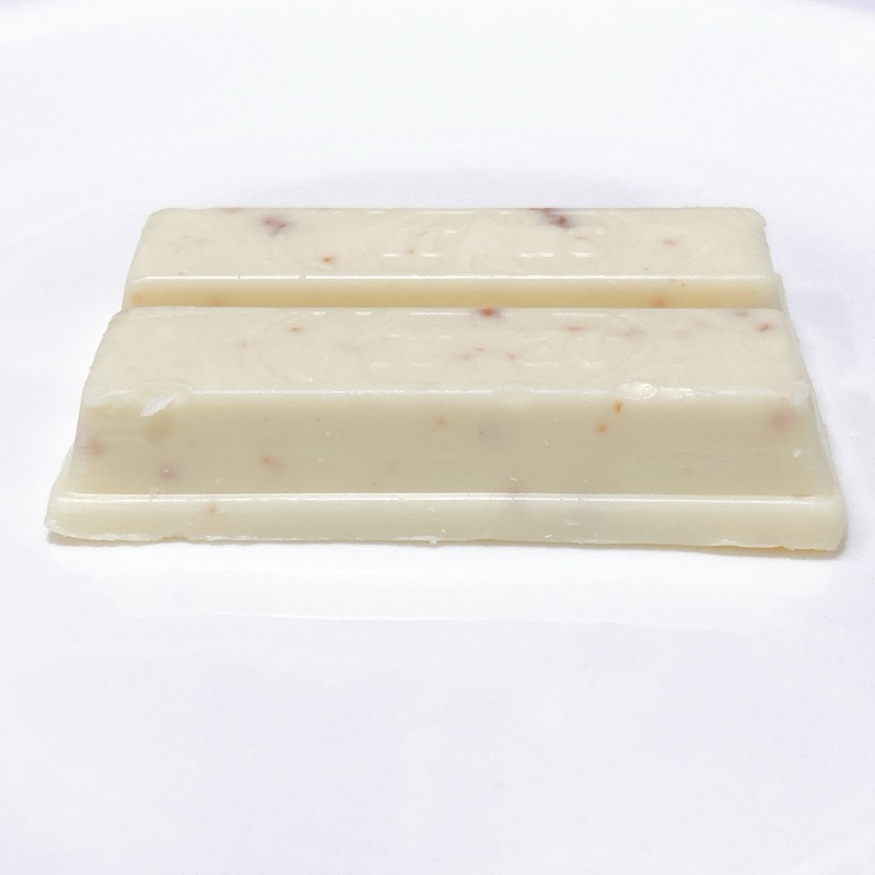 キットカットのストロベリーチーズケーキ