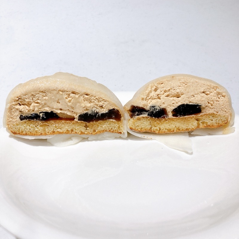 神奈川県産津久井在来大豆使用《きな粉ムースのつつみもち》