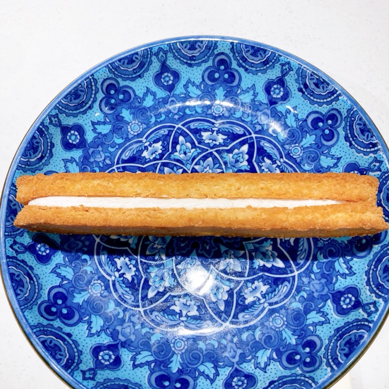 濃厚ミルククリームクッキーサンド練乳ソース