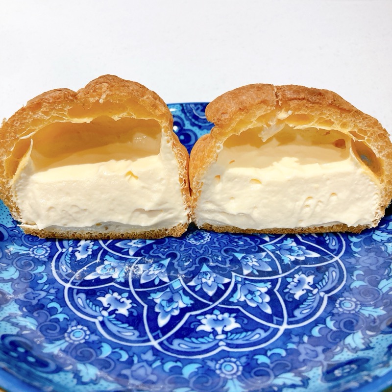ひかえめに言ってクリーム多めのシュークリーム・カスタード