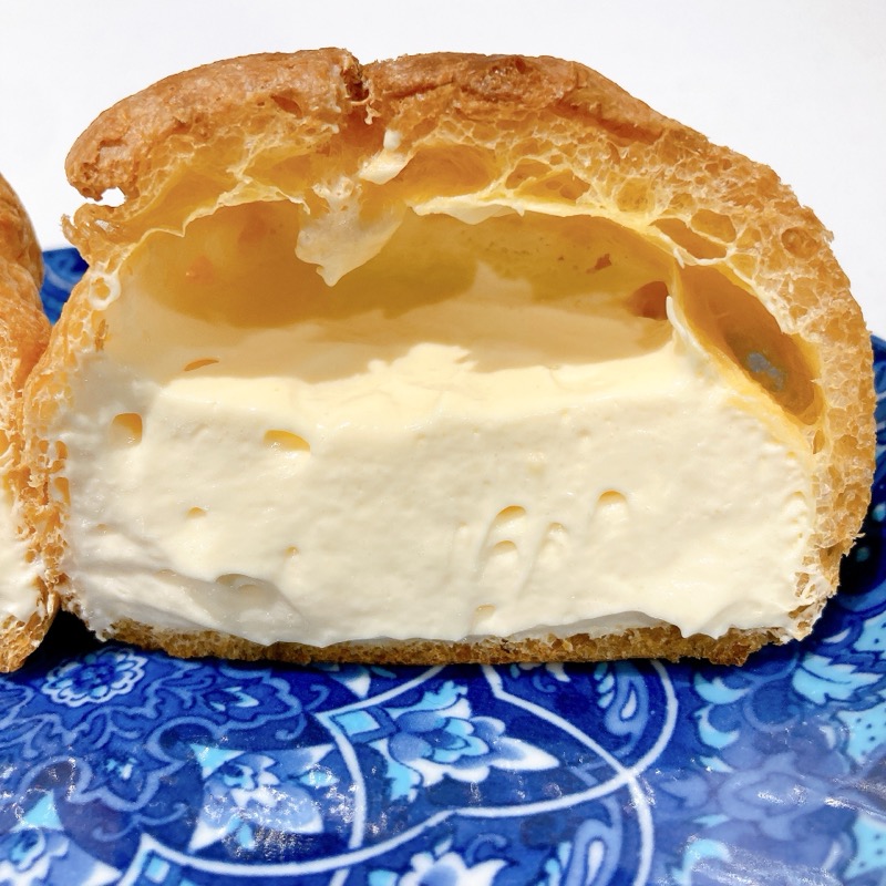 ひかえめに言ってクリーム多めのシュークリーム・カスタード