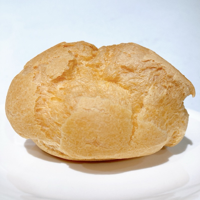 乳脂肪分48%の純生クリームでつくったシュークリーム