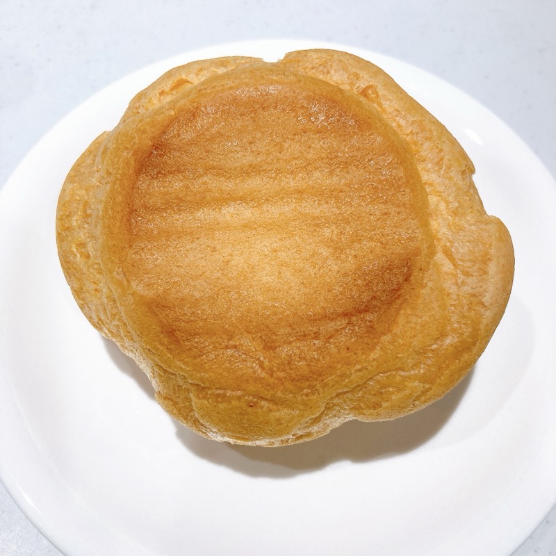 乳脂肪分48%の純生クリームでつくったシュークリーム