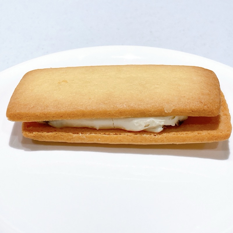バター香るしっとりレーズンサンド